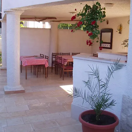 Apartman Za 4 Osobe